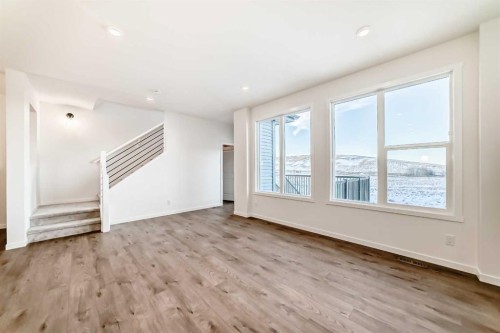 101 Walgrove Bay Se, Calgary, AB - Indoor Photo Showing Other Room
