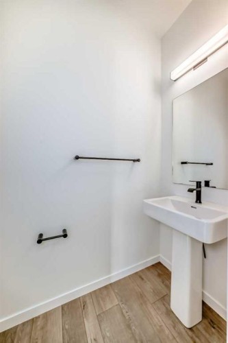 55 Bartlett Row Se, Calgary, AB - Indoor