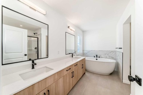 55 Bartlett Row Se, Calgary, AB - Indoor Photo Showing Bathroom