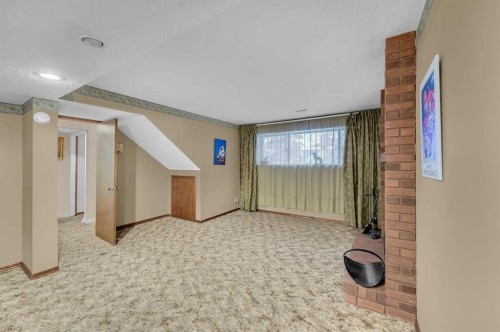 11 Berwick Close Nw, Calgary, AB - Indoor