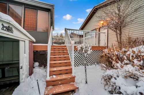 11 Berwick Close Nw, Calgary, AB - Outdoor With Deck Patio Veranda