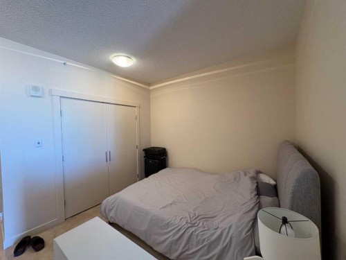 1315-8880 Horton Road Sw, Calgary, AB - Indoor Photo Showing Bedroom