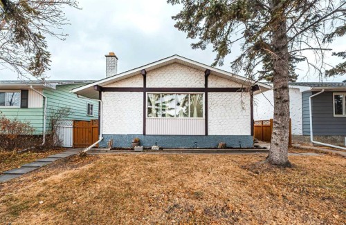 147 Dovercliffe Way Se, Calgary, AB - Outdoor