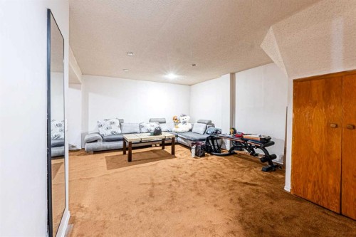 147 Dovercliffe Way Se, Calgary, AB - Indoor