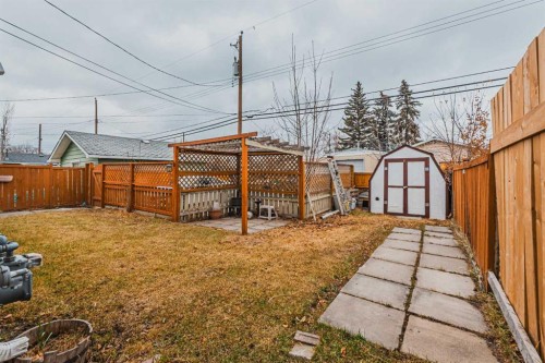 147 Dovercliffe Way Se, Calgary, AB - Outdoor