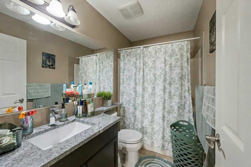 91 Panatella Close Nw, Calgary, AB - Indoor Photo Showing Bathroom