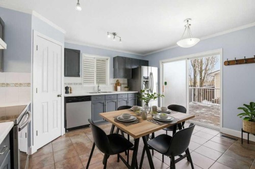 216 Mt. Aberdeen Close Se, Calgary, AB - Indoor