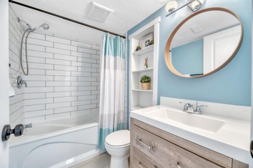 96 Auburn Meadows Boulevard Se, Calgary, AB - Indoor Photo Showing Bathroom
