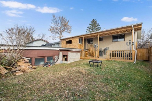 255 Rundleridge Drive Ne, Calgary, AB - Outdoor With Deck Patio Veranda