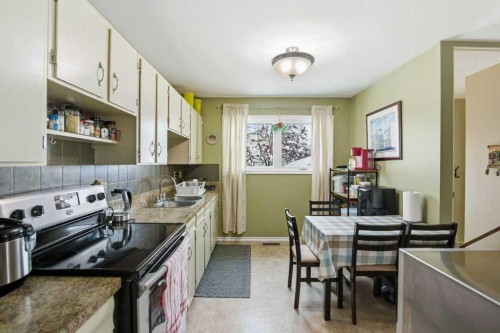 1207 Olympia Drive Se, Calgary, AB - Indoor