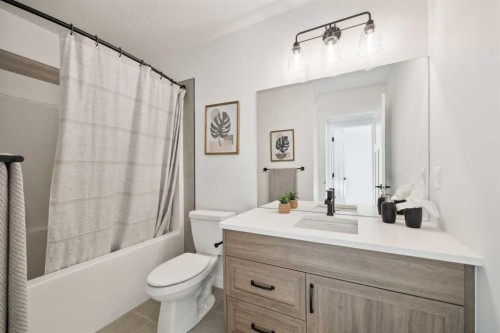 213 Southbow Drive, Cochrane, AB - Indoor Photo Showing Bathroom
