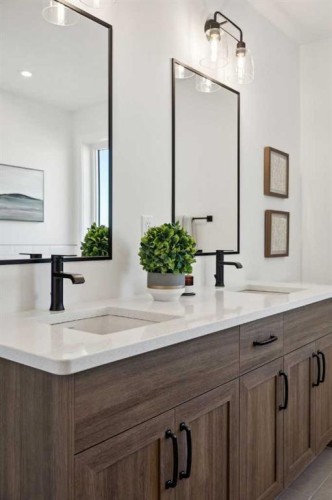 213 Southbow Drive, Cochrane, AB - Indoor Photo Showing Bathroom