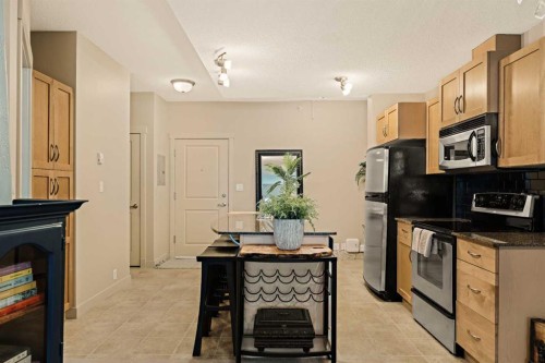1411-5605 Henwood Street Sw, Calgary, AB - Indoor Photo Showing Kitchen