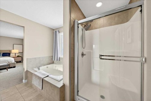 180 Kinlea Link Nw, Calgary, AB - Indoor Photo Showing Bathroom