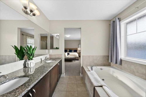 180 Kinlea Link Nw, Calgary, AB - Indoor Photo Showing Bathroom