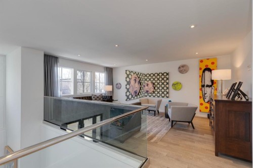 329 11 Street Nw, Calgary, AB - Indoor Photo Showing Other Room