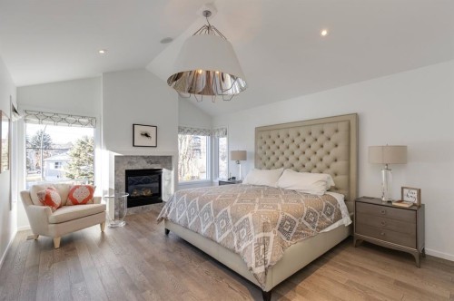 329 11 Street Nw, Calgary, AB - Indoor Photo Showing Bedroom