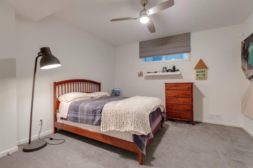 329 11 Street Nw, Calgary, AB - Indoor Photo Showing Bedroom
