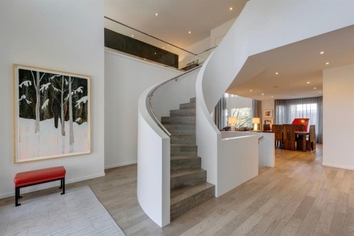 329 11 Street Nw, Calgary, AB - Indoor Photo Showing Other Room