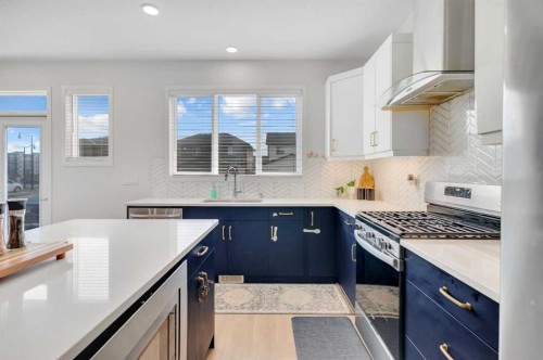 190 Dawson Harbour Rise, Chestermere, AB - Indoor Photo Showing Kitchen With Upgraded Kitchen