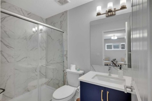 190 Dawson Harbour Rise, Chestermere, AB - Indoor Photo Showing Bathroom