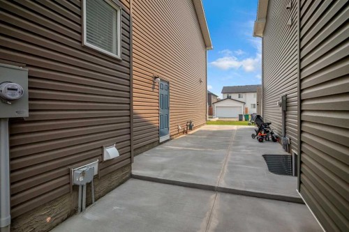 190 Dawson Harbour Rise, Chestermere, AB - Outdoor With Exterior