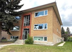 2208 20 Avenue NW Calgary, AB T2M 1J2