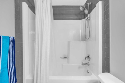 45 Nolanfield Lane Nw, Calgary, AB - Indoor Photo Showing Bathroom