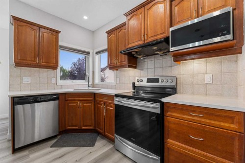 280 Windermere Drive, Chestermere, AB - Indoor Photo Showing Kitchen