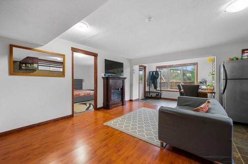 280 Windermere Drive, Chestermere, AB - Indoor Photo Showing Living Room