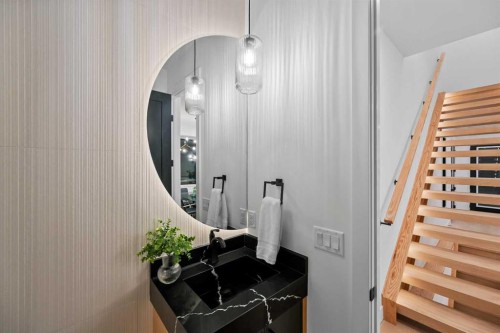 3112 13 Avenue Sw, Calgary, AB - Indoor Photo Showing Other Room