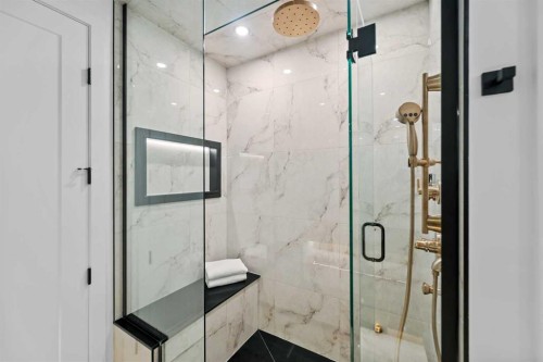 3112 13 Avenue Sw, Calgary, AB - Indoor Photo Showing Bathroom