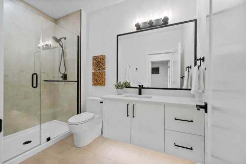 3112 13 Avenue Sw, Calgary, AB - Indoor Photo Showing Bathroom