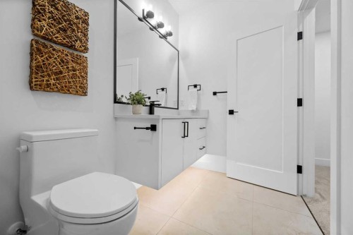 3112 13 Avenue Sw, Calgary, AB - Indoor Photo Showing Bathroom