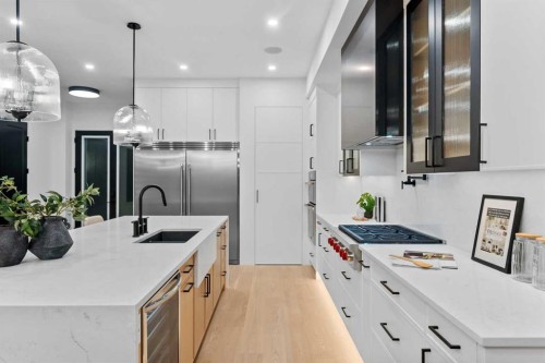 3112 13 Avenue Sw, Calgary, AB - Indoor Photo Showing Kitchen With Upgraded Kitchen