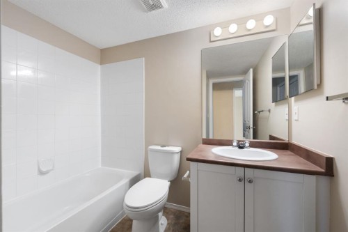 1102-2395 Eversyde Avenue Sw, Calgary, AB - Indoor Photo Showing Bathroom