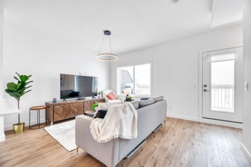 220 Creekstone Drive Sw, Calgary, AB - Indoor