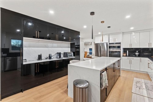 11330 86 Street Se, Calgary, AB - Indoor Photo Showing Kitchen With Upgraded Kitchen