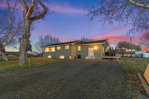 11330 86 Street SE Calgary, AB T3S 0A3