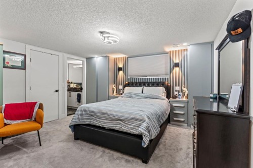 11330 86 Street Se, Calgary, AB - Indoor Photo Showing Bedroom