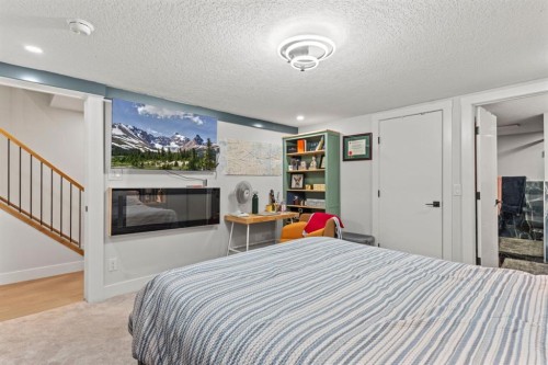 11330 86 Street Se, Calgary, AB - Indoor Photo Showing Bedroom