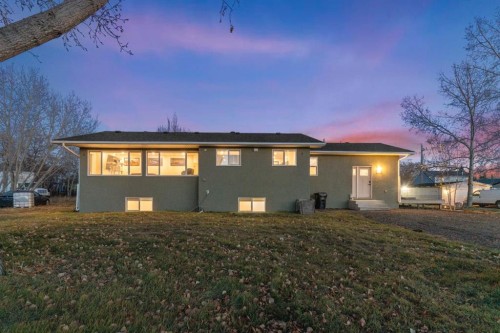 11330 86 Street Se, Calgary, AB - Outdoor