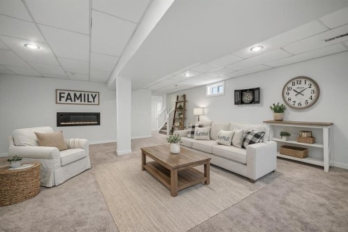 46 Benchlands Drive, Cochrane, AB - Indoor