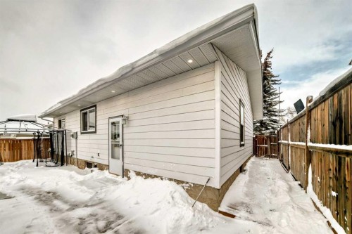 87 Rundleson Way Ne, Calgary, AB - Outdoor With Exterior