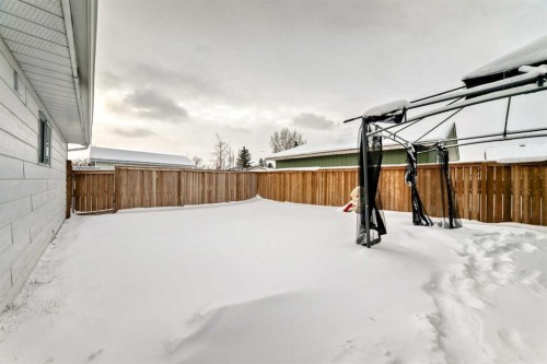87 Rundleson Way Ne, Calgary, AB - Outdoor