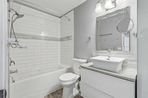 2 Woodfern Road Sw, Calgary, AB - Indoor Photo Showing Bathroom