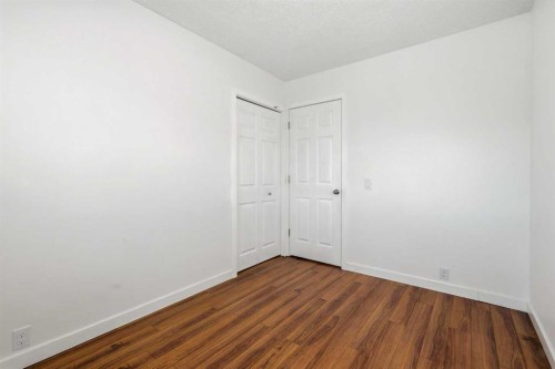 2 Woodfern Road Sw, Calgary, AB - Indoor Photo Showing Other Room