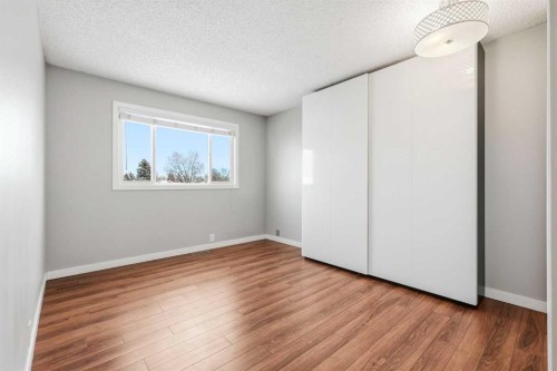 2 Woodfern Road Sw, Calgary, AB - Indoor Photo Showing Other Room