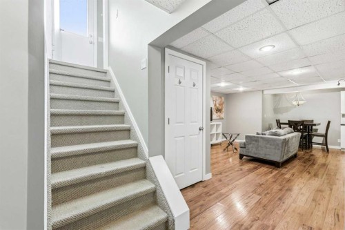2 Woodfern Road Sw, Calgary, AB - Indoor Photo Showing Other Room