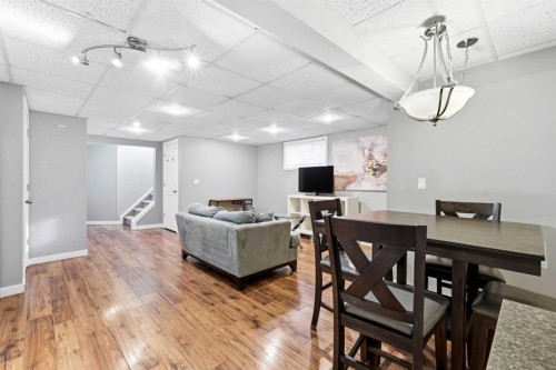 2 Woodfern Road Sw, Calgary, AB - Indoor Photo Showing Dining Room